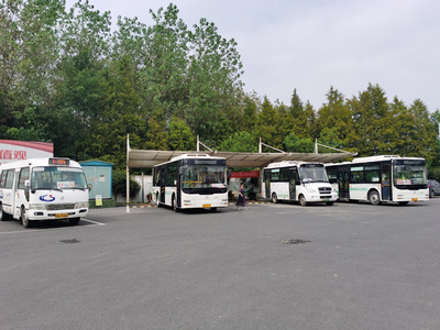 村里開來了幸福公交車