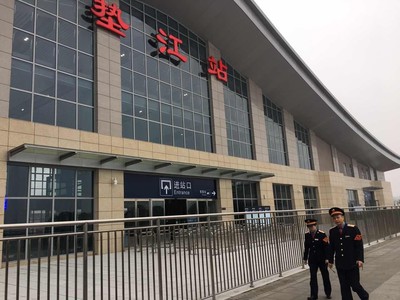 交廣原創新聞:渝萬客運專線即將通車,墊江高鐵站今天提前看