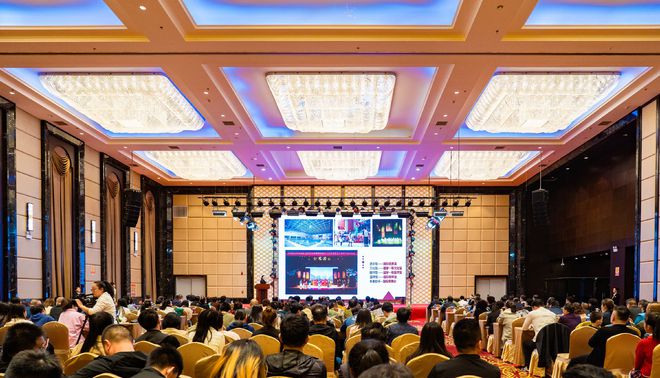 &ldquo;愛上天池 愛在阜康&rdquo;2019年阜康市舉行全域旅游新產(chǎn)品發(fā)布會