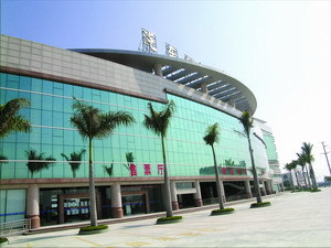 汕頭耗資8500萬客運站一天僅送客25人黯然停業(組圖)_新聞中心_新浪網